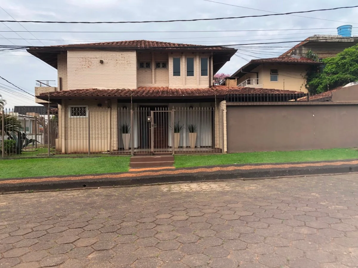 Four-bedroom corner house in Boquerón, Ciudad del Este