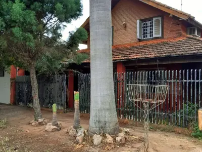 3-Bedroom House to Renovate in Laguna Grande, Fernando de la Mora 1