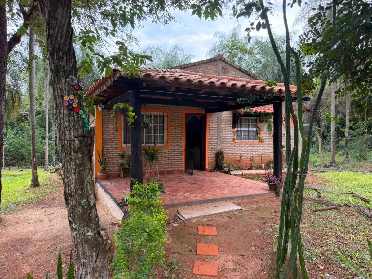 2-Bedroom Country House in Caacupemi, Atyrá