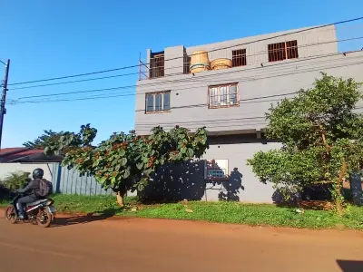 Edifício comercial de esquina no Bairro San José, CDE