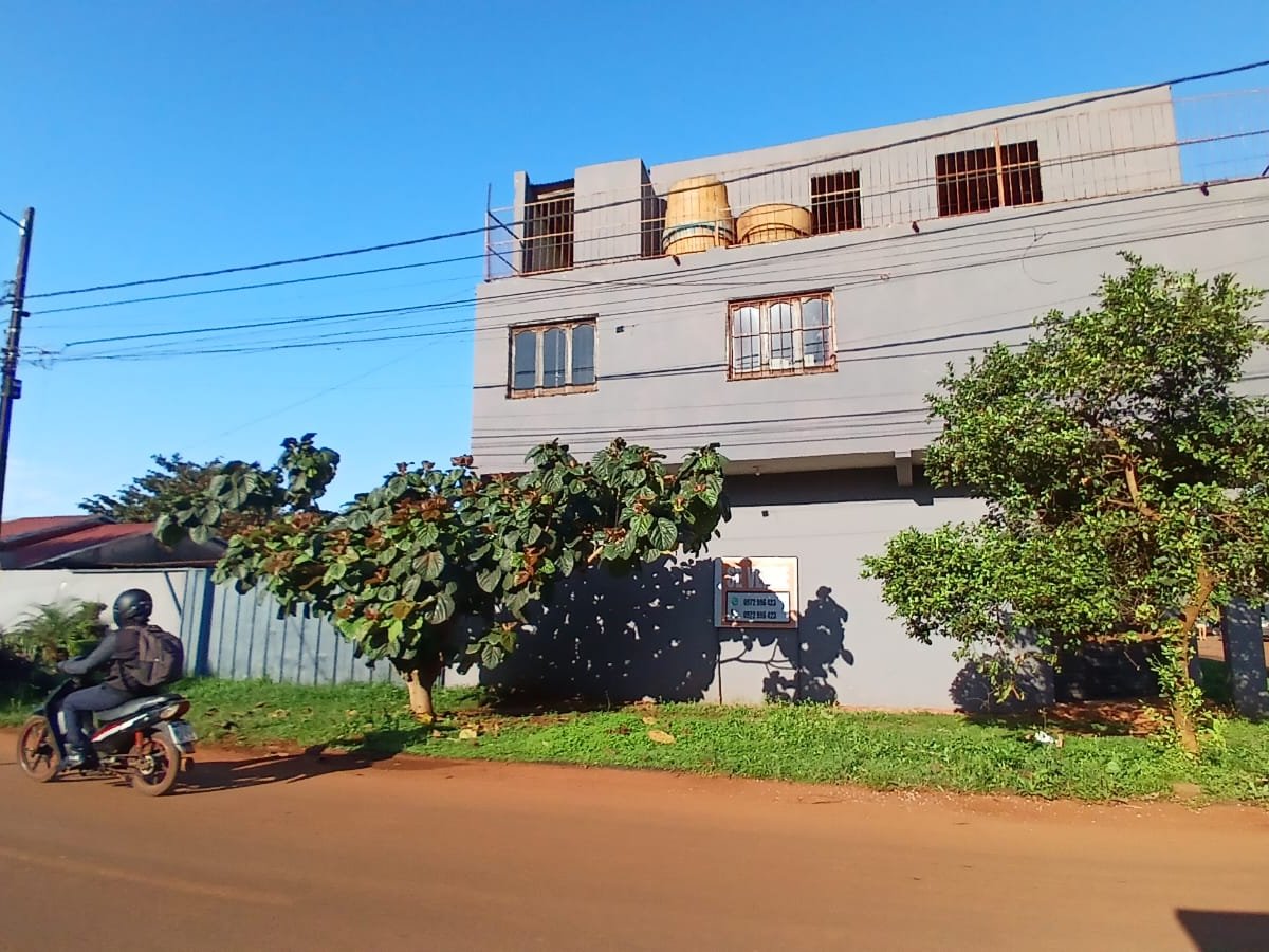 Corner Commercial Building in San José, Ciudad del Este