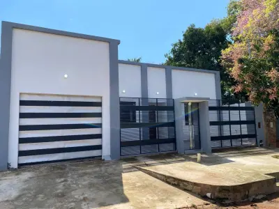 Casa de 2 quartos a 3 quadras da Rota 2, bairro Candelaria, Capiatá