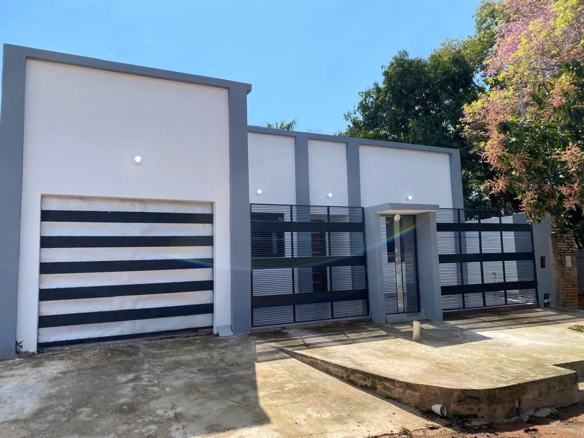 Casa de 2 dormitorios a 3 cuadras de la Ruta 2, Barrio Candelaria, Capiatá