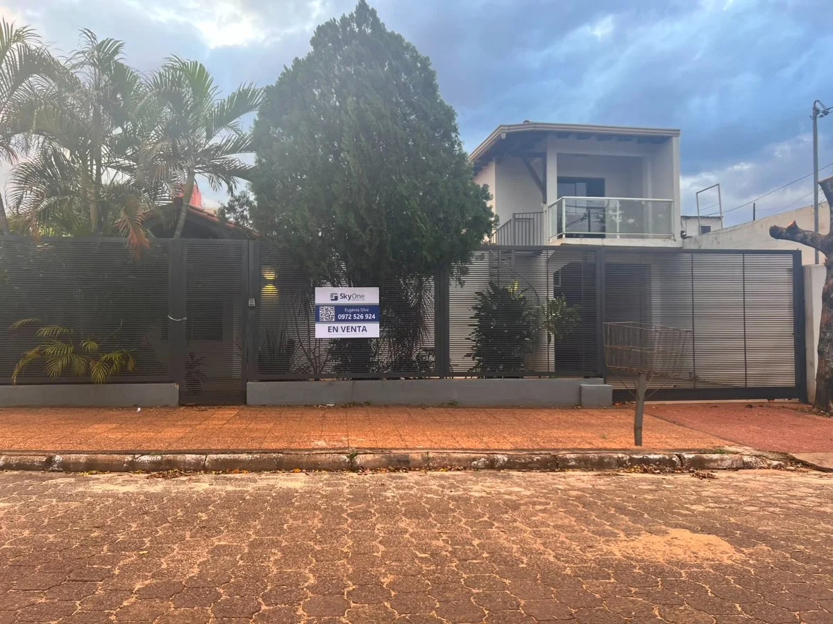 Casa moderna de 4 quartos na Área 8, Ciudad del Este