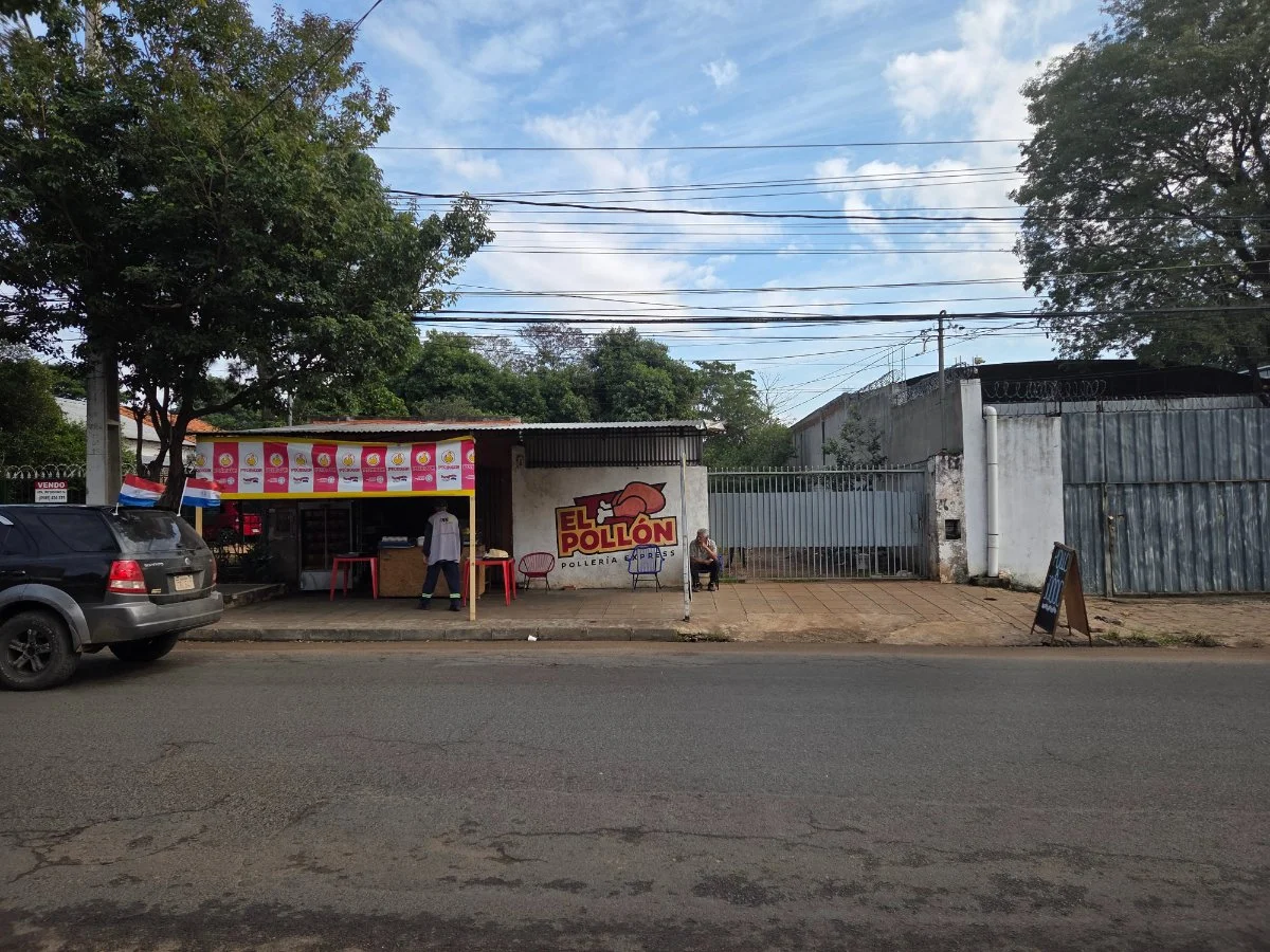 Terreno comercial en Avenida Zavala Cué, Fernando de la Mora
