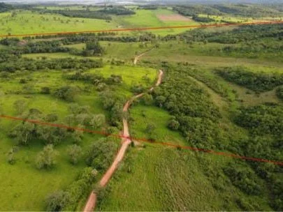 Propriedade rural à venda em Trinidad com riacho e casa