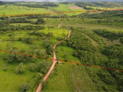 Venta de propiedad rural en Trinidad con arroyo y casa