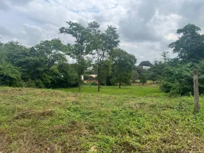 4 terrenos contiguos de 1.440 m² en venta en Costa San Antonio, Coronel Oviedo 2