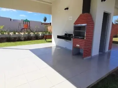 Alquiler de casa con 3 dormitorios en barrio cerrado Arasy 1, Areguá 2