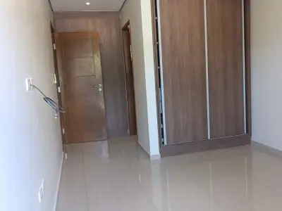 Apartamento com 2 Quartos para Alugar em Los Laureles, Edifício La Alameda 4