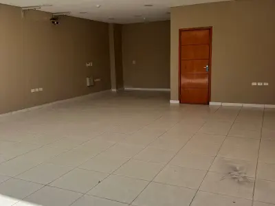 Aluguel de galpão industrial em Mburicao com showroom e escritórios 3