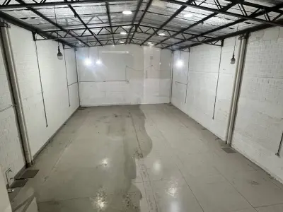 Aluguel de galpão industrial em Mburicao com showroom e escritórios 4