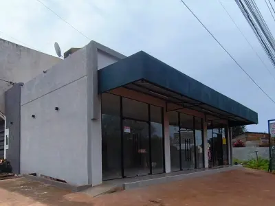 Alquiler de salón comercial a estrenar en Presidente Franco 2