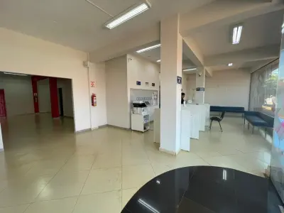 Aluguel de Salão Comercial no Microcentro de Hernandarias, em Frente à ALEX S.A. 3
