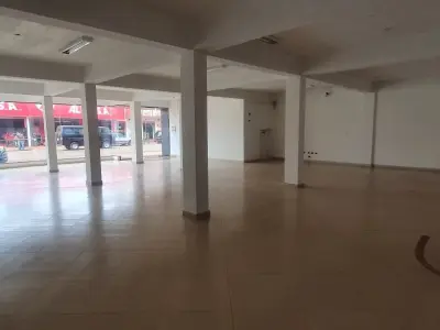Aluguel de Salão Comercial no Microcentro de Hernandarias, em Frente à ALEX S.A. 4