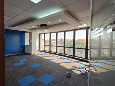 Alquiler oficina 406 m² Edificio Urano Avenida España 3
