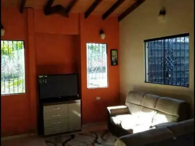 Casa para aluguel temporário a quadras do anfiteatro em San Bernardino 3