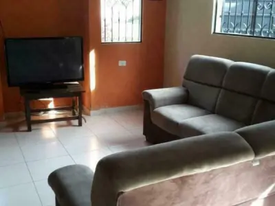 Casa para aluguel temporário a quadras do anfiteatro em San Bernardino 4