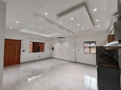 Casa de 3 dormitorios en alquiler en Mariano Roque Alonso 2