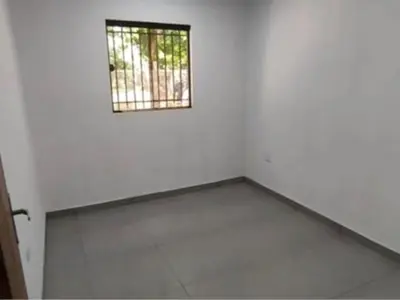 Casa de 3 dormitórios para alugar em Luque, região do Palacio de Justicia 4