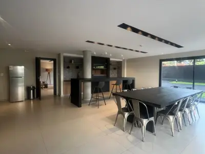 2-Bedroom Apartment in Campo Grande, Luque 2