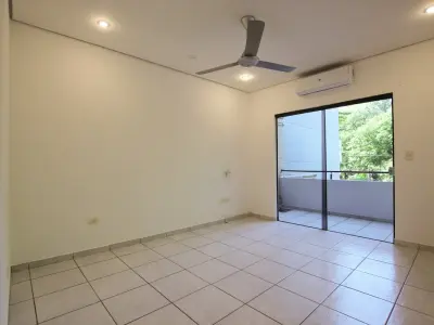 Dúplex de 3 dormitorios en alquiler en Villa Morra 3