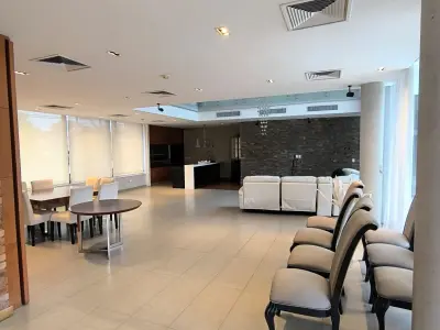 Residência de 4 quartos em 3 pavimentos no bairro San Cristobal, Assunção (aluguel) 3