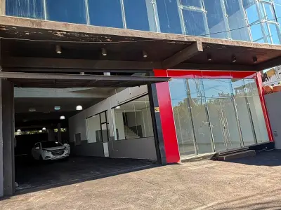 Salão comercial de 356 m² para alugar em Encarnación 2
