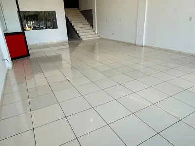 Salão comercial de 356 m² para alugar em Encarnación 3