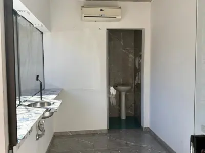 Salão Comercial para Alugar em Villa Aurelia, Assunção 2