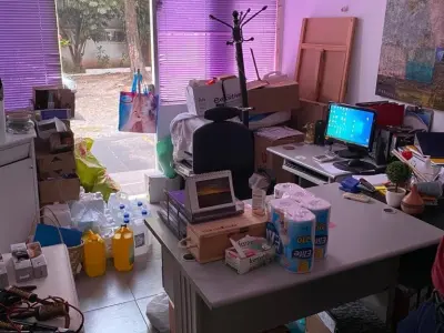 Ampla casa comercial para escritorios no bairro Las Mercedes 3