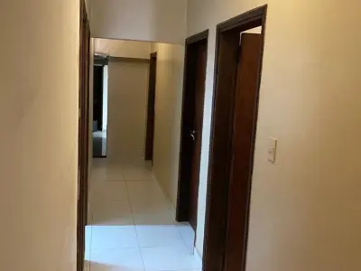 Ampla casa comercial para escritorios no bairro Las Mercedes 4