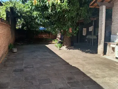 Amplia casa de 5 dormitorios en venta en Sajonia 3