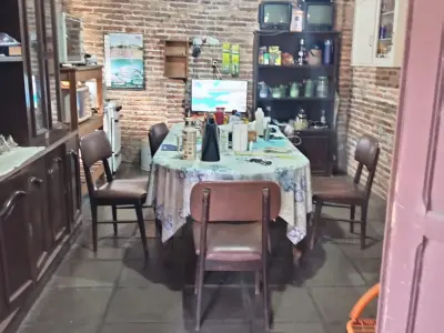 Amplia casa de 5 dormitorios en venta en Sajonia 4