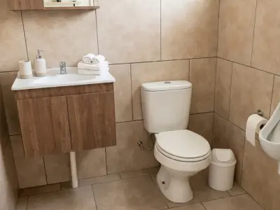 Ampla casa de 5 quartos em zona comercial de Mariano Roque Alonso 3