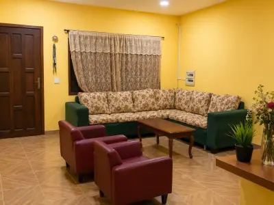 Casa Ampla na Área Nobre de 8 de Diciembre, Limpio 4
