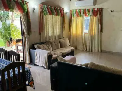 Amplia casa semi nueva en venta en Luque, zona Laurelty 3