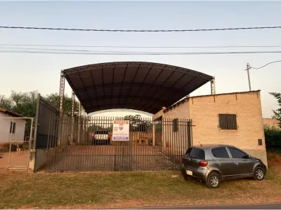 Amplio depósito comercial en alquiler en Itauguá 2