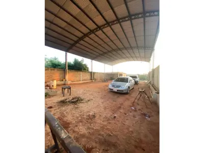 Amplio depósito comercial en alquiler en Itauguá 3