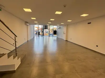Amplio salón comercial en alquiler en Boquerón, CDE 3