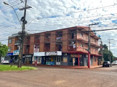 Bloco de apartamentos e lojas comerciais à venda em Obligado 3
