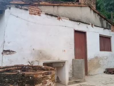 House for Demolition or Renovation for Sale in San Lorenzo 2