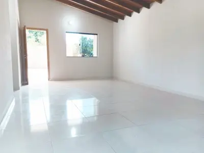 Casa nova de 2 quartos em Capiatá, na Rota 2 4