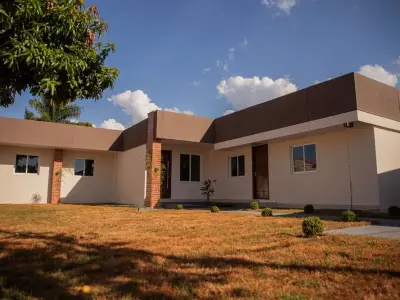 Casa nova à venda na Área 6, Hernandarias 2