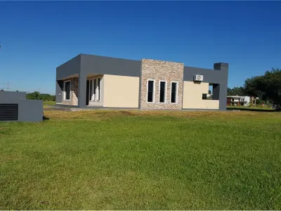 Casa a estrenar en venta en Condominio La Trinidad 3
