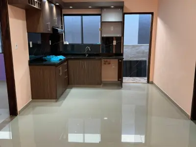 Casa nova à venda em Lambaré 2