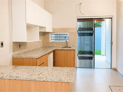 Casa a estrenar en venta en Luque, barrio Yka'a 4