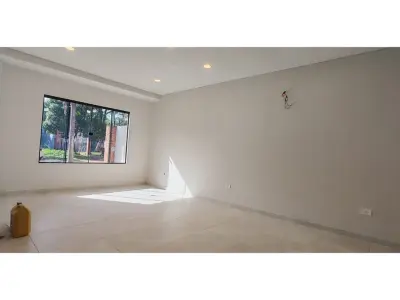 Casa nova à venda em San Bernardino 4