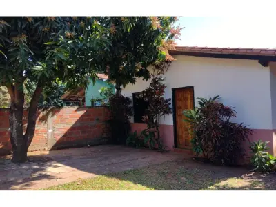 Casa a refaccionar en venta en San Lorenzo, Reducto 3
