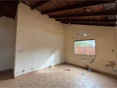 Casa a refaccionar en venta en Valle Apu'a I, Lambaré 4